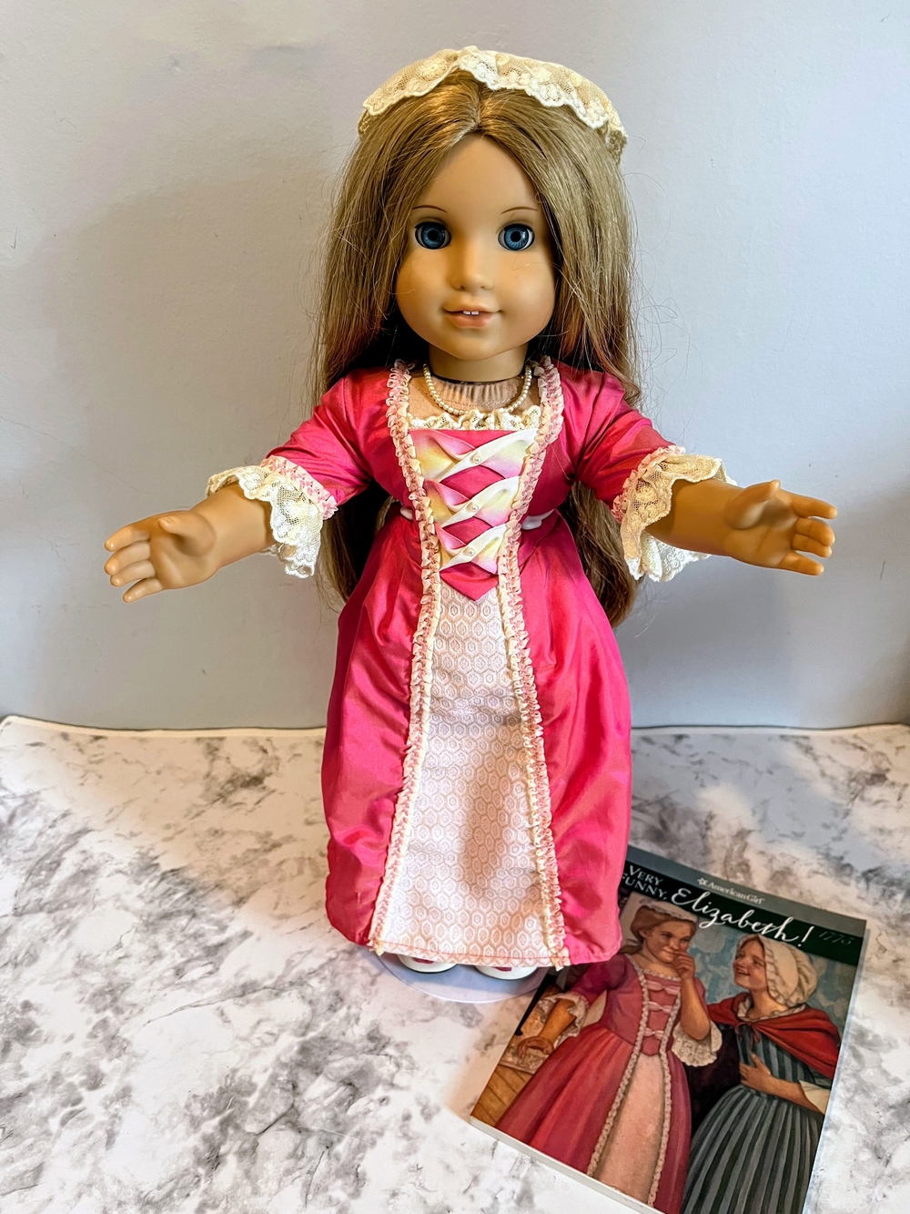 Retired American Girl Elizabeth Cole Doll – Original Meet Outfit + Accessories